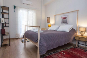 Peaceful Home with Quiet Private Yard in Kallithea
